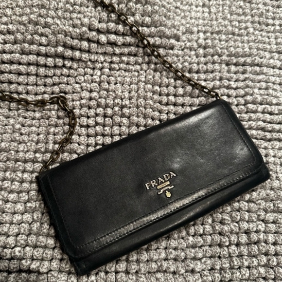 EUC! Gorgeous Prada Leather Wallet - Picture 15 of 15